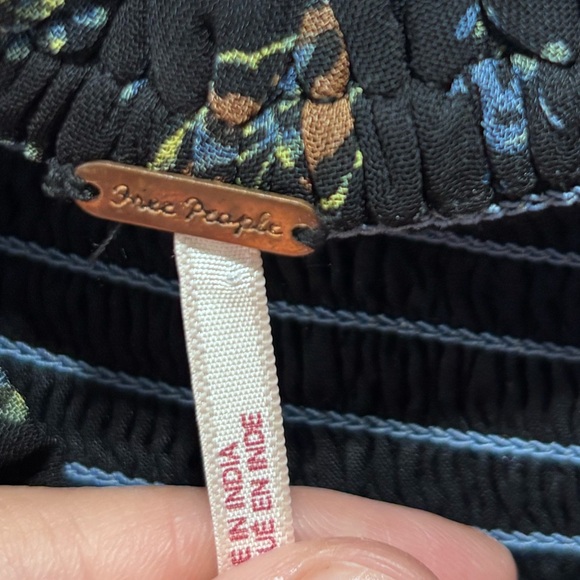 💜Free People Black Blouse with Blue Embroidery - Picture 5 of 14